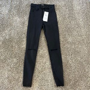 Zara grey jeans NWT skinny with distressing at knee